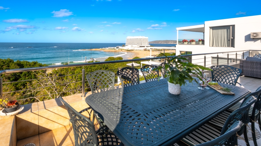 7 Bedroom Property for Sale in Beacon Isle Western Cape